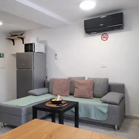 Apartma Licko *